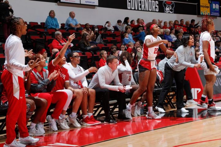 Women’s Basketball Continues Win Streak as Men’s team Fall to the Volunteers