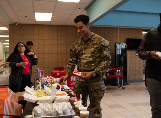 Fort Campbell Hosts Grab and Go Lunch for Veterans Celebration Week